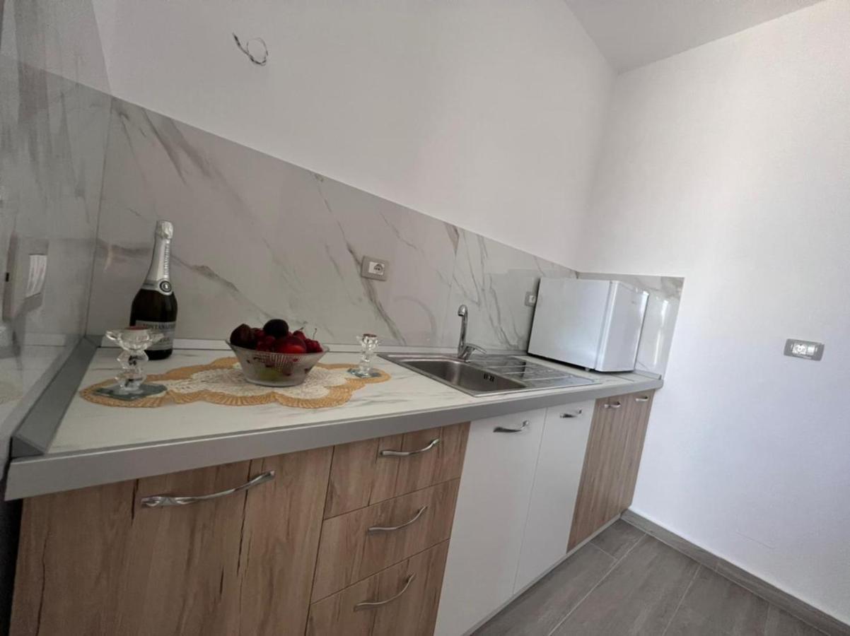 Fiori Rooms Vlore Bagian luar foto