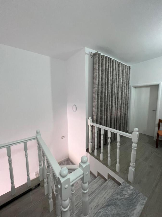 Fiori Rooms Vlore Bagian luar foto