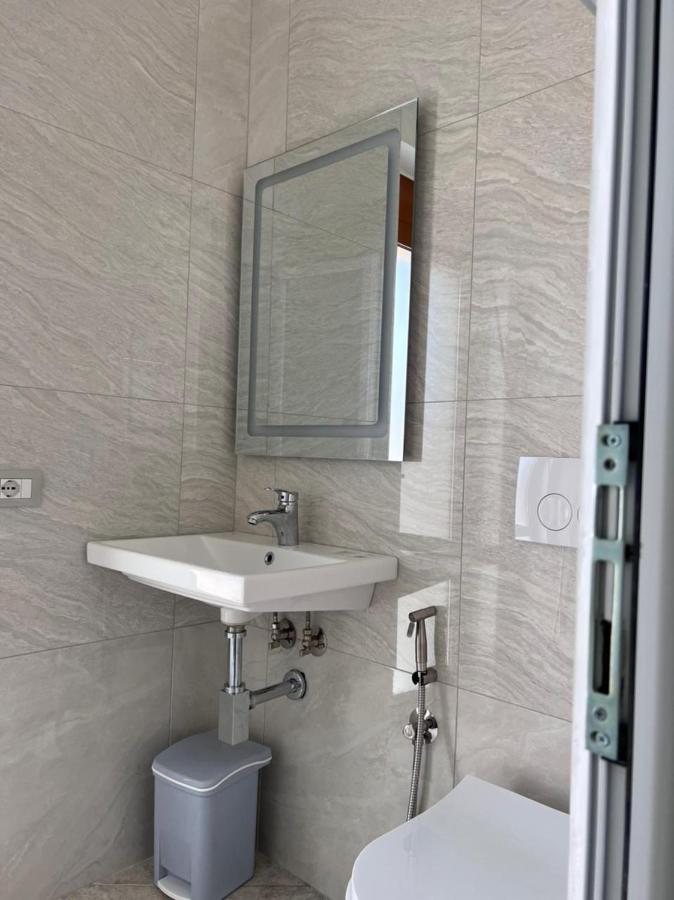 Fiori Rooms Vlore Bagian luar foto
