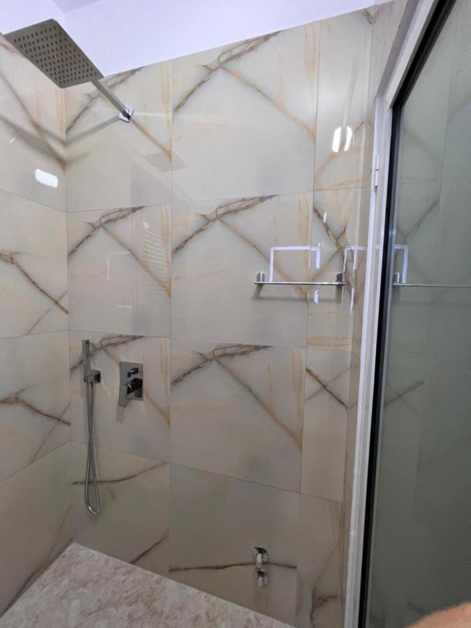 Fiori Rooms Vlore Bagian luar foto
