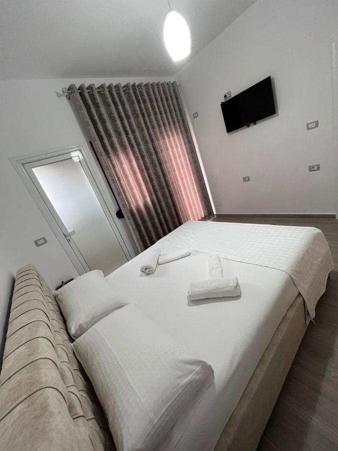 Fiori Rooms Vlore Bagian luar foto